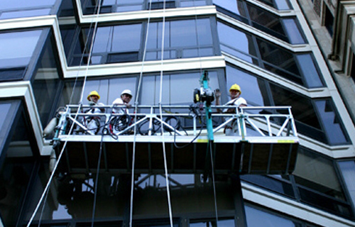 如何確保建筑吊籃工人高空安全？